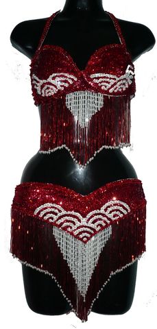 Traje rojo-blanco $1600