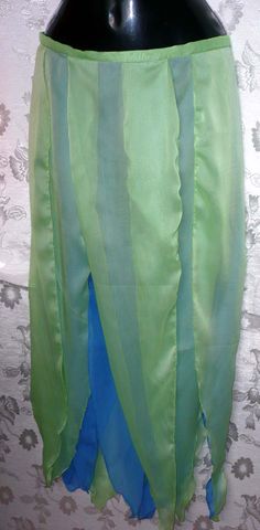 Ejemplo de falda de petalos con dos colores