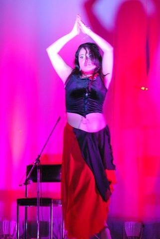 Paola viste falda asimetrica doble