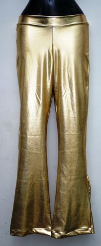 Pantalón semi acampanado en licra dorada o plateada, excelente calidad no se deforma ni se abre la tela. $400, si se desea puede ser con más campana o combinar modelos de campana de otros pantalones.