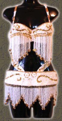 Traje blanco-oro $1600