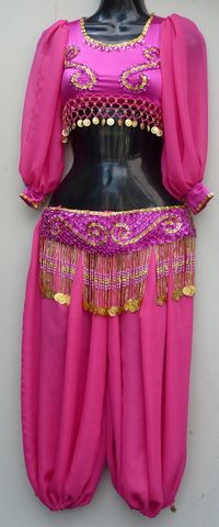 TRAJE PARA QUINCEAÑERA O NIÑAS : TOP CON MANGAS Y POCO BORDADO Y TEJIDO, FAJILLA BORDADA, PANTALON BOMBACHO DE ABERTURA LATERAL CON TEJIDO. $1500