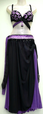 Traje negro-morado-lila con falda doble $2500