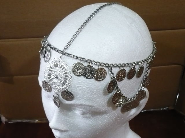 ACCESORIO CABEZA OLITAS, DORADO O PLATEADO $185, EL ACCESORIO DEL CENTRO PUEDE VARIAR