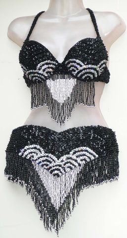 traje negro con plata $1600