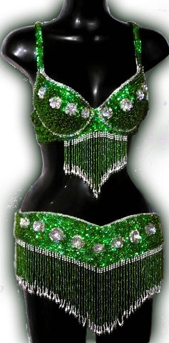 Traje verde flores plata $1600