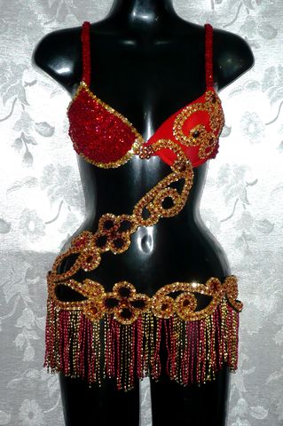 Conjunto calado oro -rojo $1800